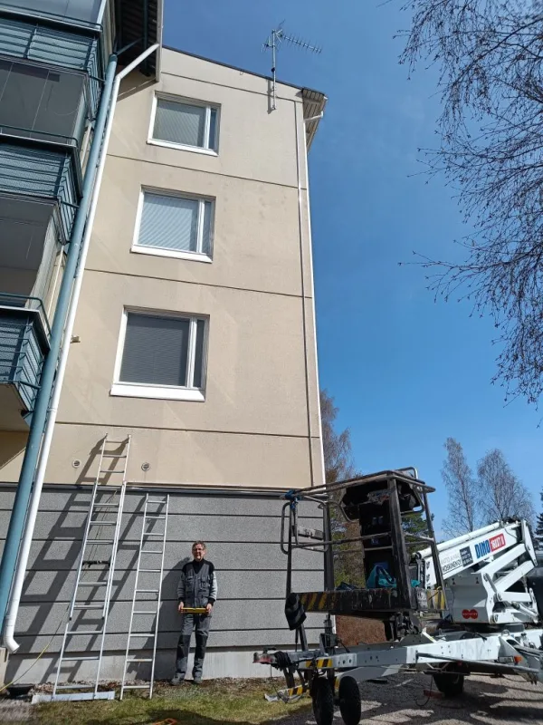 Antennityö tikkailla